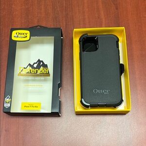 OtterBox Defender Series Black Case for iPhone 11 Pro Max